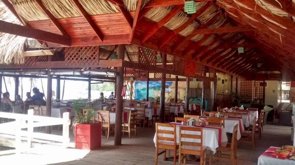 Las Palmas Beach Hotel Dixon Cove Exterior foto