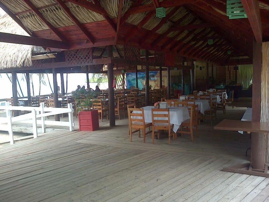 Las Palmas Beach Hotel Dixon Cove Exterior foto